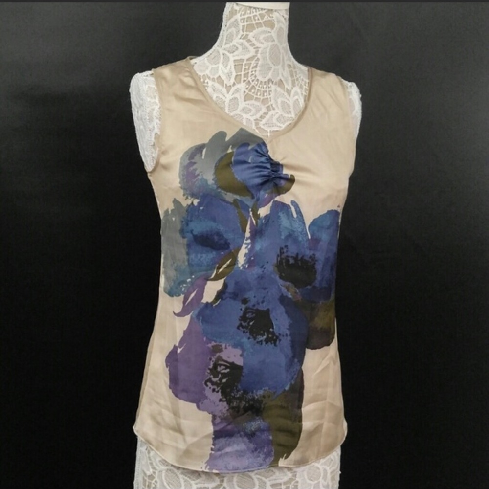 Banana Republic dark cream top sleeveless